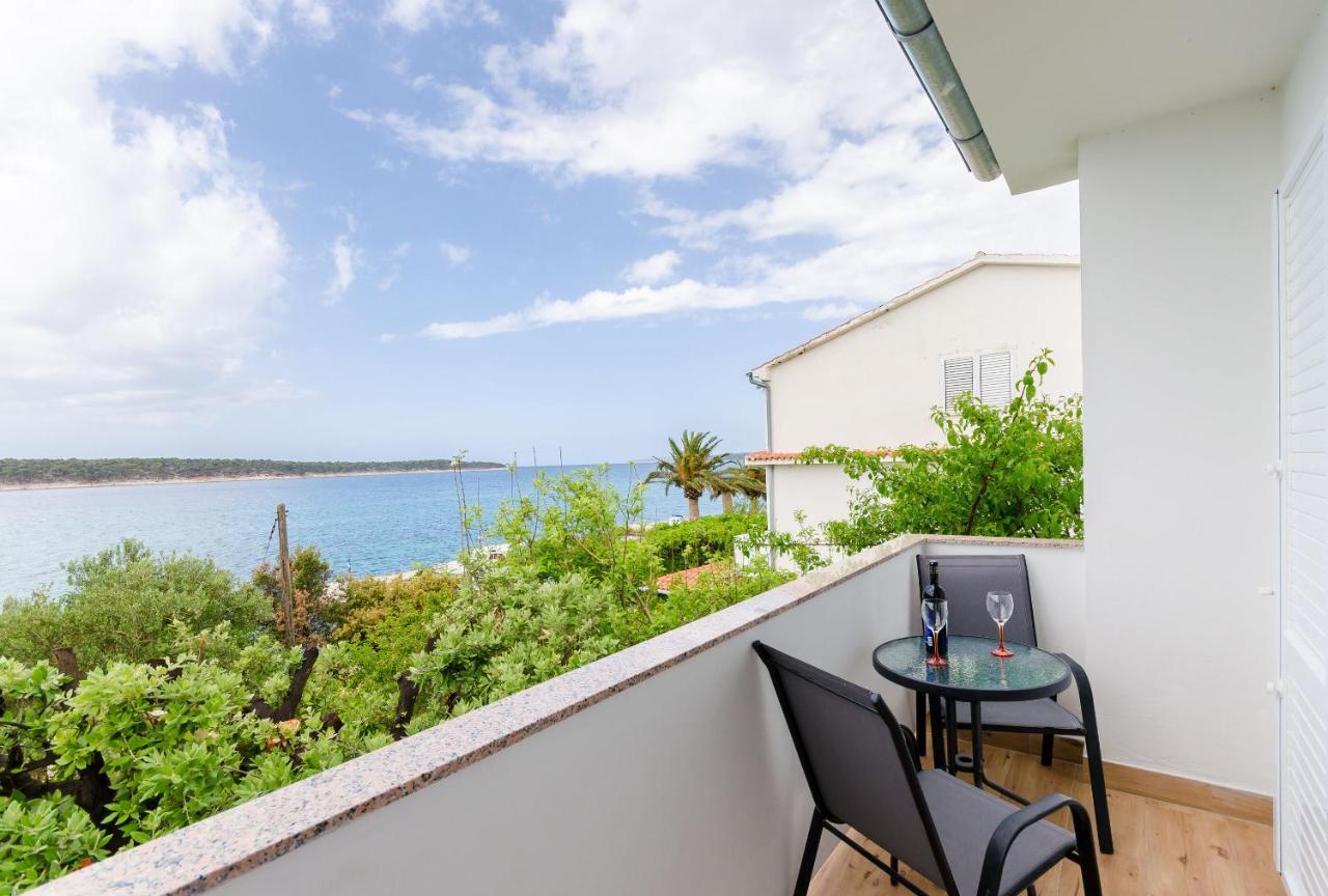 Apartments And Rooms Bianca Barbat na Rabu Экстерьер фото