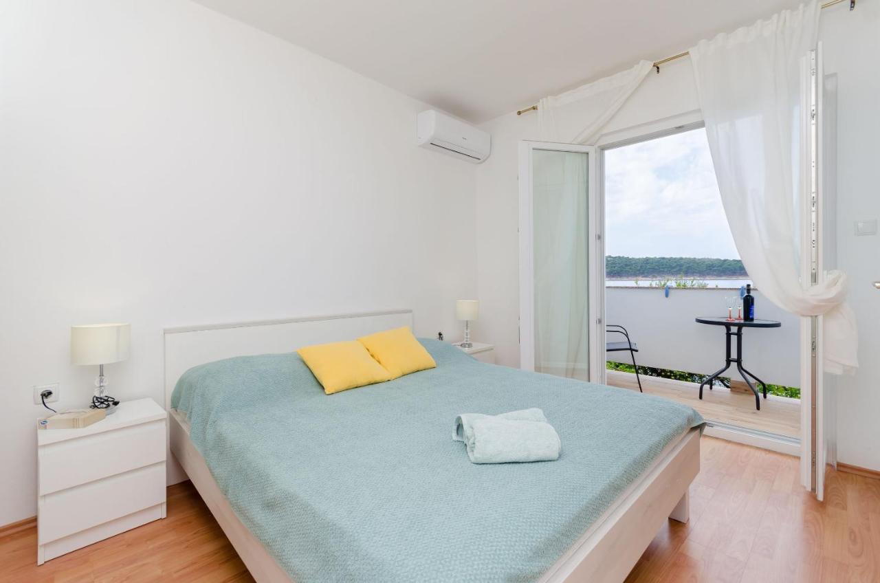 Apartments And Rooms Bianca Barbat na Rabu Экстерьер фото
