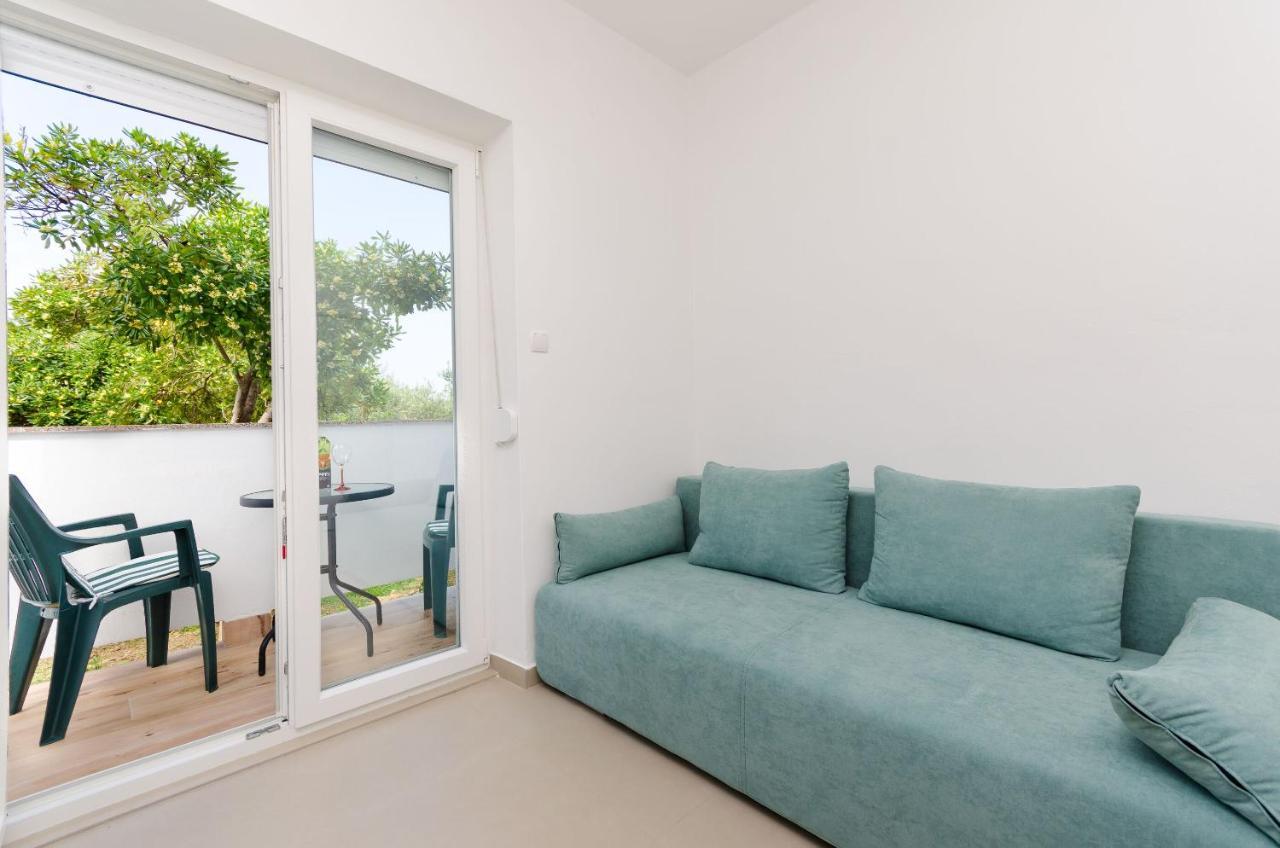 Apartments And Rooms Bianca Barbat na Rabu Экстерьер фото