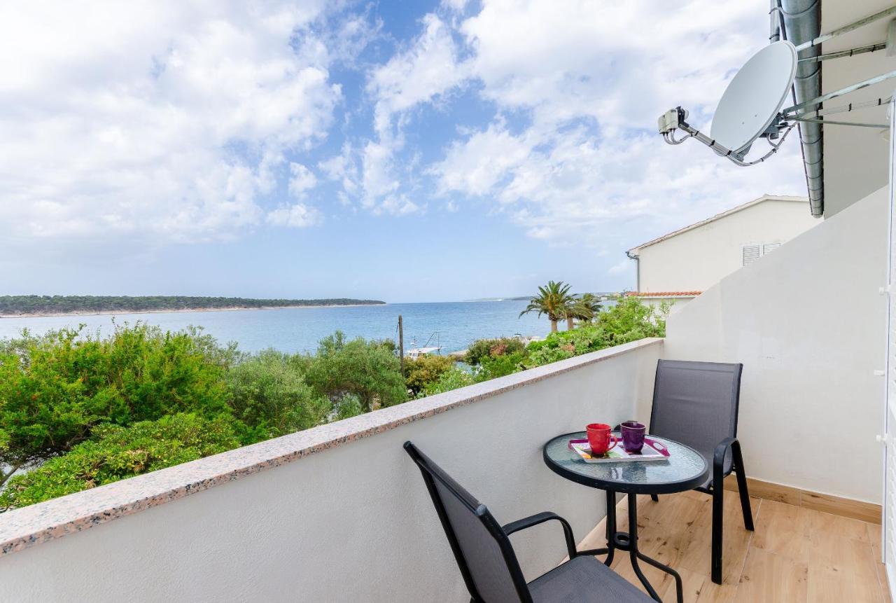 Apartments And Rooms Bianca Barbat na Rabu Экстерьер фото