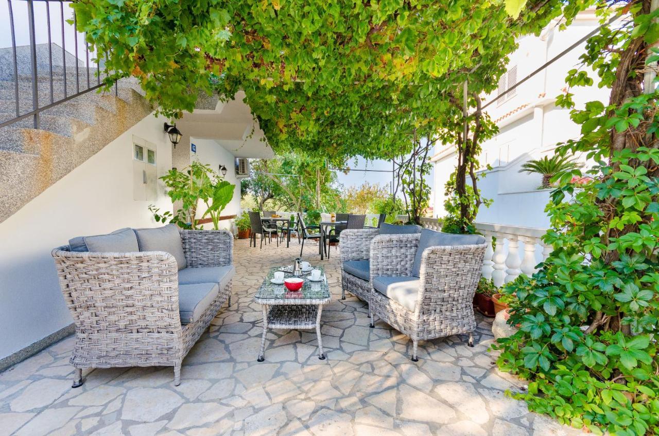 Apartments And Rooms Bianca Barbat na Rabu Экстерьер фото