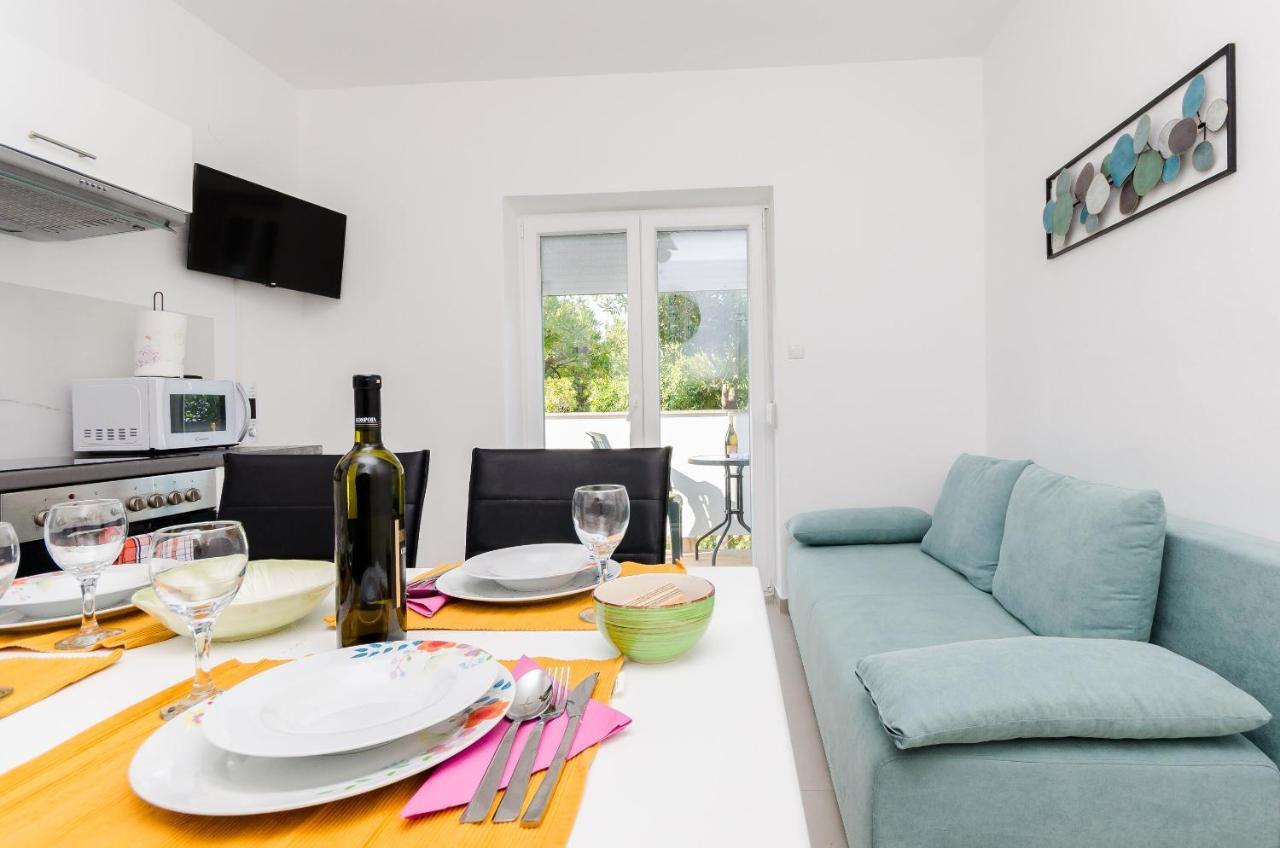 Apartments And Rooms Bianca Barbat na Rabu Экстерьер фото