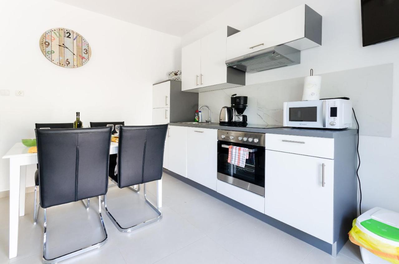 Apartments And Rooms Bianca Barbat na Rabu Экстерьер фото