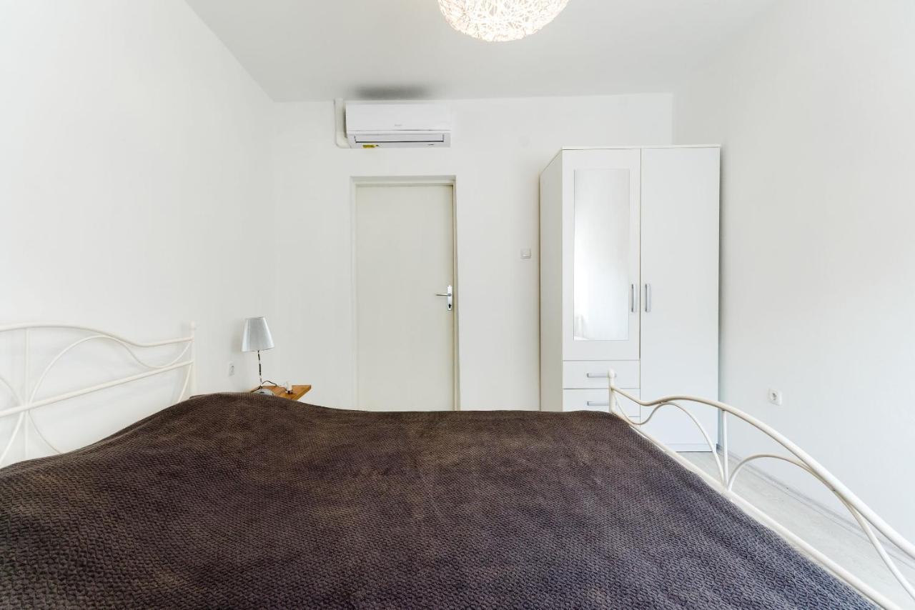 Apartments And Rooms Bianca Barbat na Rabu Экстерьер фото