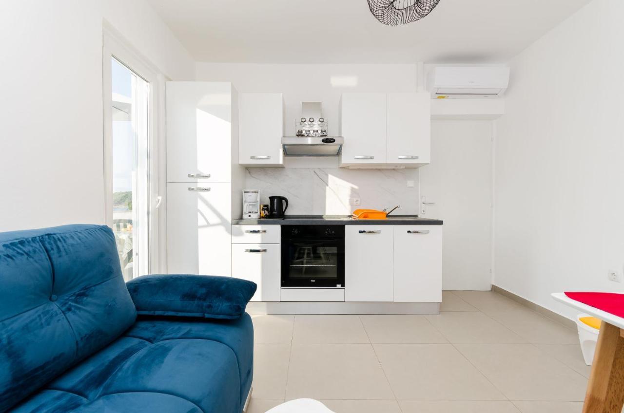 Apartments And Rooms Bianca Barbat na Rabu Экстерьер фото