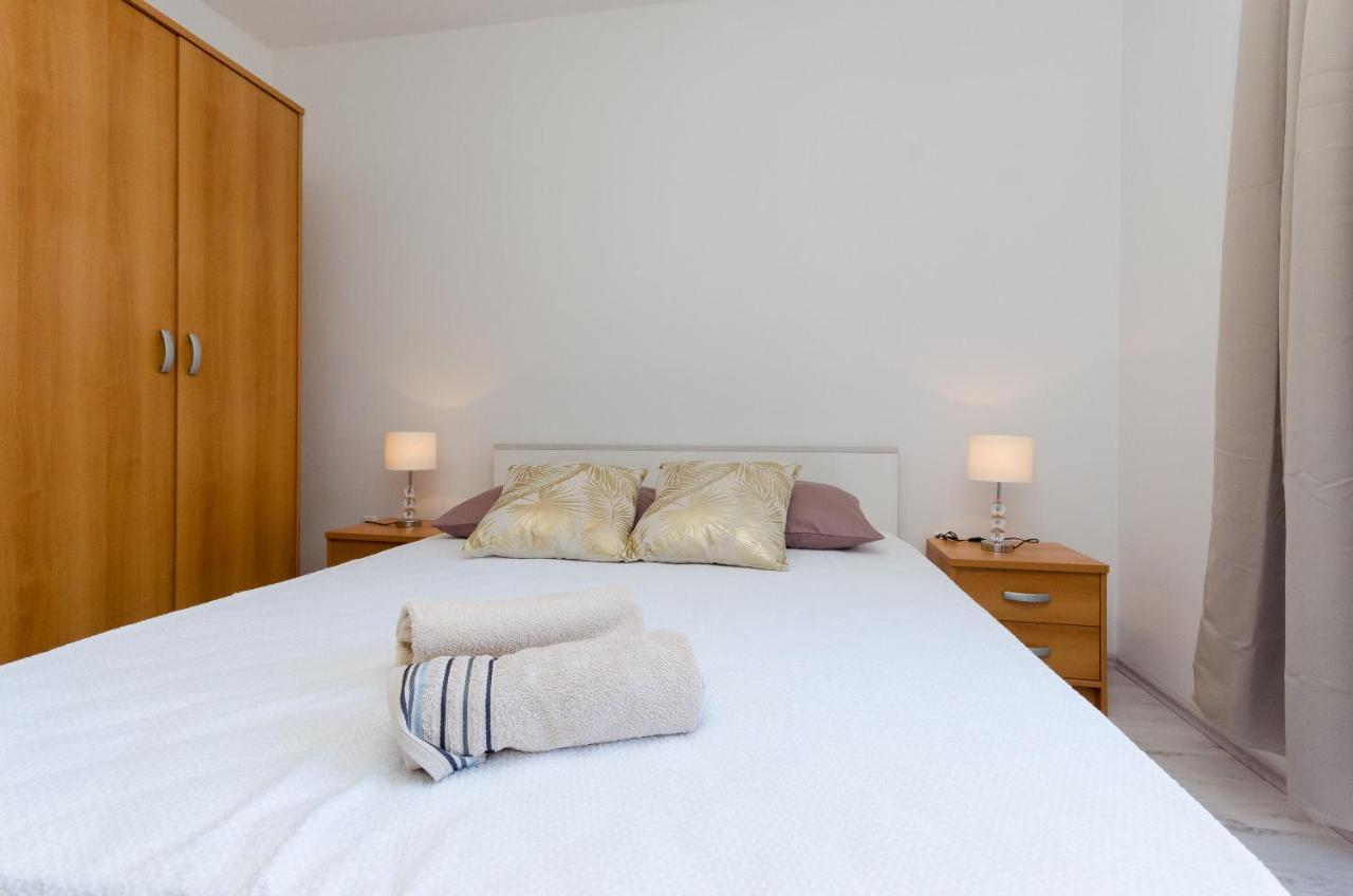 Apartments And Rooms Bianca Barbat na Rabu Экстерьер фото