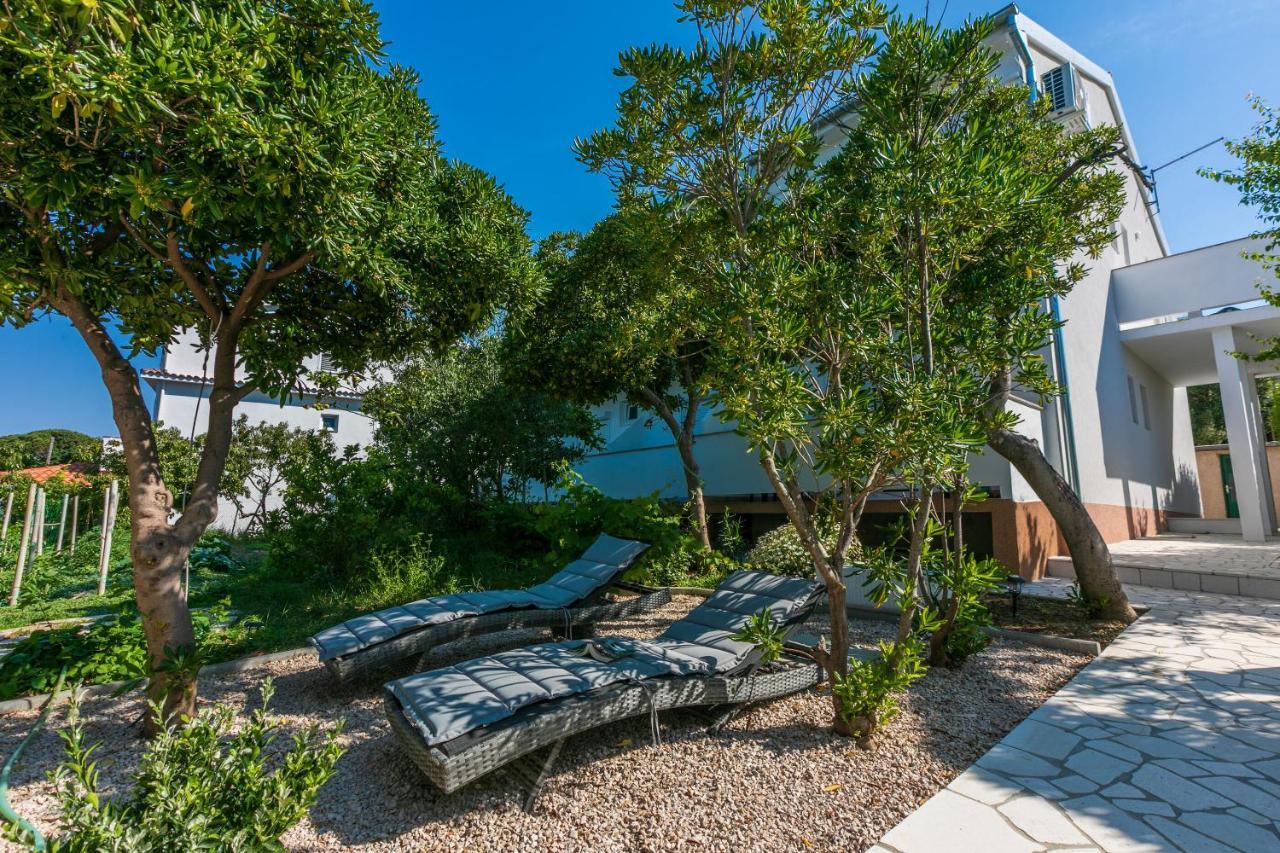 Apartments And Rooms Bianca Barbat na Rabu Экстерьер фото