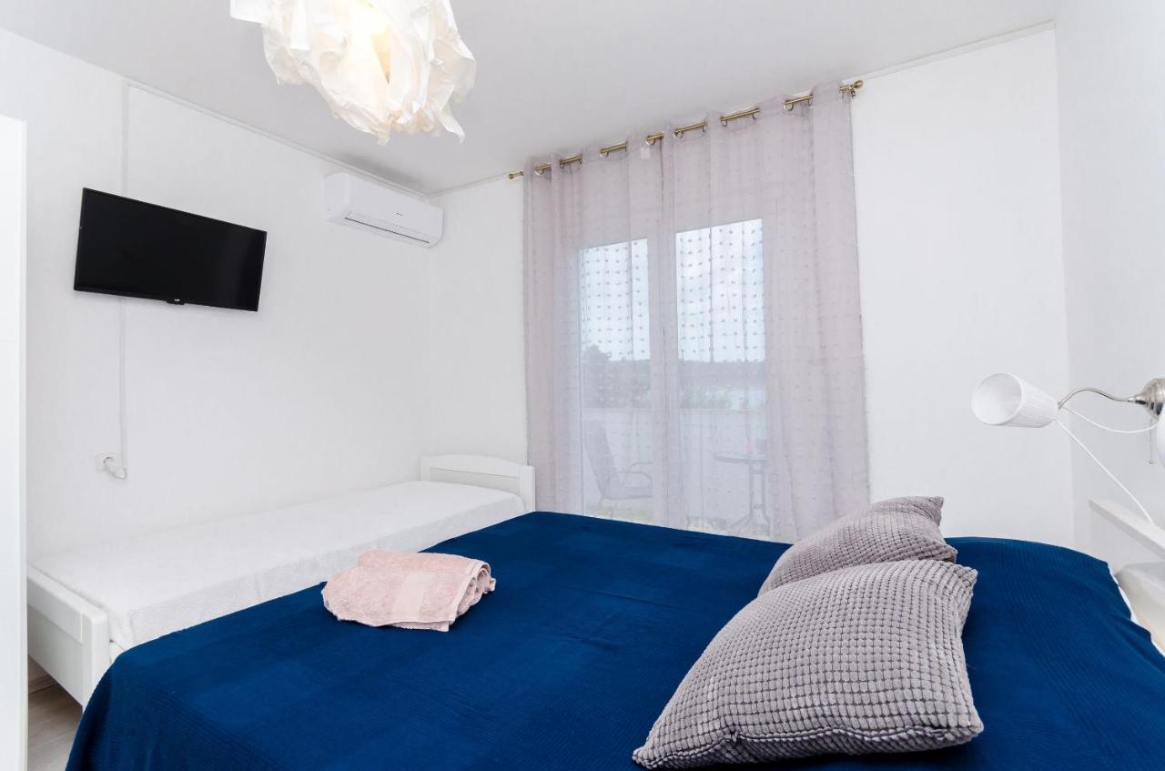 Apartments And Rooms Bianca Barbat na Rabu Экстерьер фото