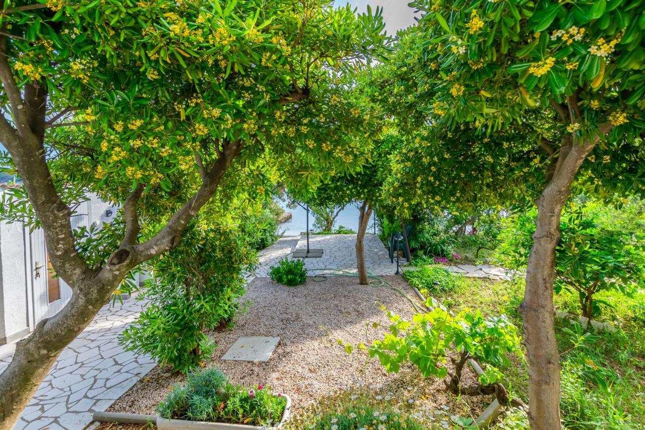 Apartments And Rooms Bianca Barbat na Rabu Экстерьер фото